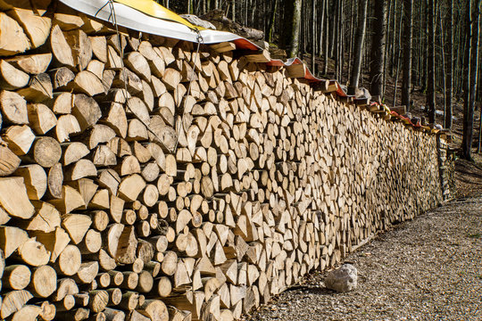 Gehacktes Brennholz, Textur aus Holz