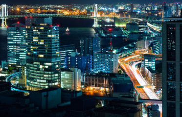 Fototapeta na wymiar Aerial view of a highway interesection in Minato, Tokyo, Japan at night
