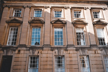 Fototapeta na wymiar Haus, Fassade, Textur, Fenster, Edinburgh, Scheiben, Glas, Oxford, Hintergrund, Alt