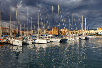 Fototapeta na wymiar Palermo. City Harbor.