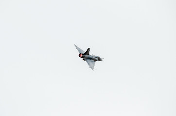 Fighter aircraft delta wing back view flame turbine