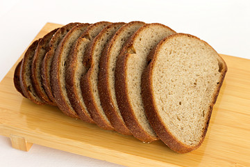 On the cutting board is rye cheb in the cutting 