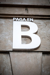 Payment in B (black money) in Spanish (tax offense without VAT, without taxes)