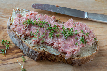 Brot mit R&uuml;genwalder Teewurst