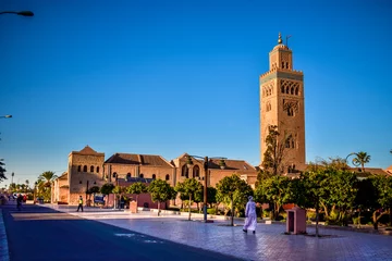 Papier Peint photo autocollant Maroc Vue panoramique de la mosquée de la Koutoubia, la ville de Marrakech, Maroc