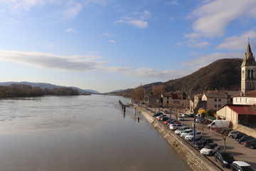 VILLAGE DE ANDANCE - ARDECHE - QUAIS DU RHONE