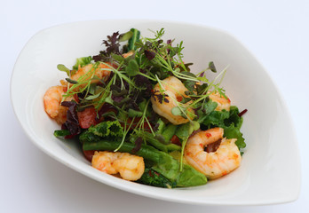 poach prawns and green leaves salad