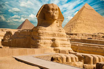 Sphinx and Pyramid In Giza, Cairo - obrazy, fototapety, plakaty