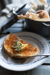 手作りのジャムパン