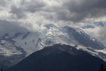 Fototapeta na wymiar Mt. Rainier Glacier Full 1