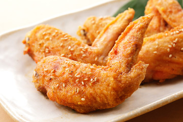 手羽先　Spicy fried chicken wings Tebasaki