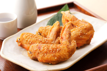 手羽先　Spicy fried chicken wings Tebasaki