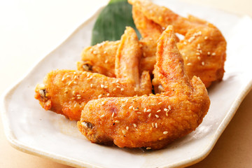 手羽先　Spicy fried chicken wings Tebasaki