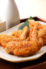手羽先　Spicy fried chicken wings Tebasaki