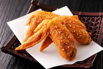 手羽先　Spicy fried chicken wings Tebasaki