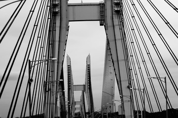 瀬戸大橋モノクロ