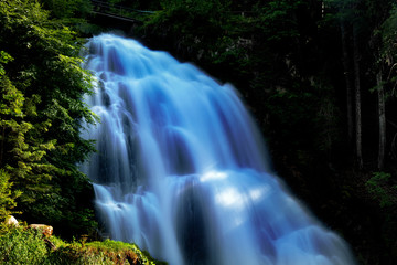 Obraz premium waterfall in the forest