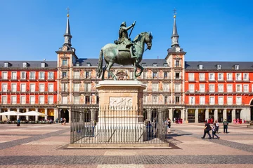 Fotobehang Plaza Mayor is een centraal plein in Madrid, Spanje © saiko3p