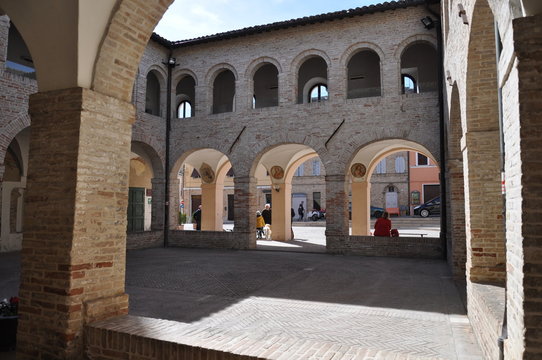 Chiostro Chiesa di San Severo Ostra Vetere Marche
