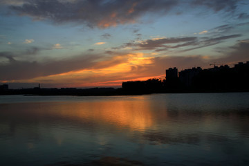 rivers natural scenery in the evening