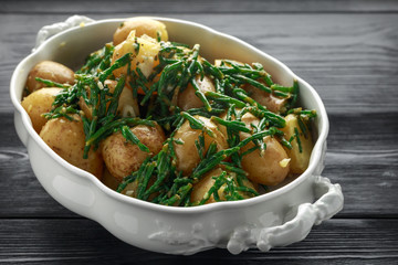 Boiled new potato with fresh samphire and garlic