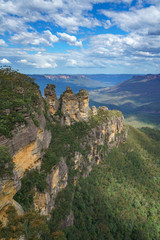 Fototapeta na wymiar three sisters in katoomba, blue mountains, australia 4