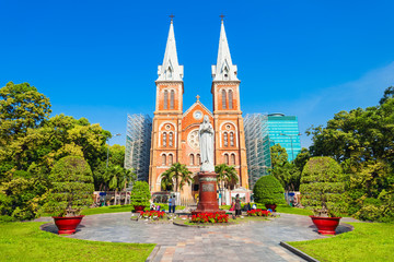 Saigon Notre Dame Cathedral Basilica - obrazy, fototapety, plakaty