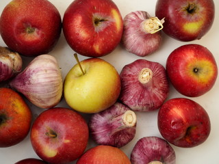 garlic and apples