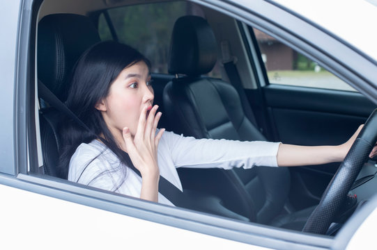 Young woman panic in a car - Image