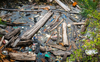 Garbage will be very much floating in the river, as the problem is caused by humans, leaving in spite of water, causing environmental problems, polluted wastewater, and to destroy the ecological.