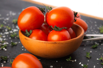  Tomatoes garlic salt on the table