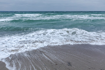 Ostsee mit Wellengang bei Sturm