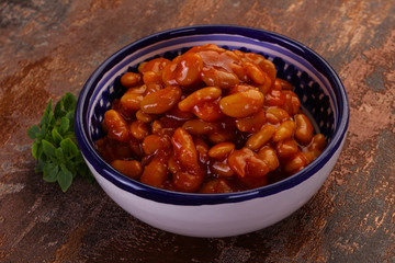 Baked kidney with tomato sauce