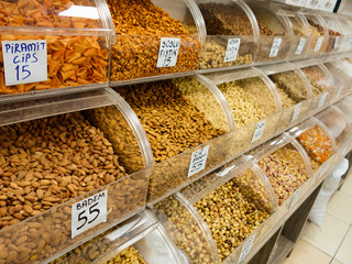 dried fruit shop, shopping in the Middle East