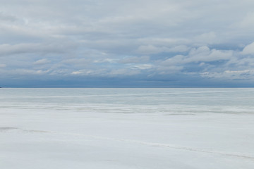 Fototapeta na wymiar panorama of the frozen lake