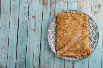 Crêpe sur une assiette