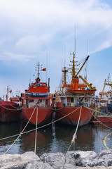 Fototapeta premium old ships near coast line