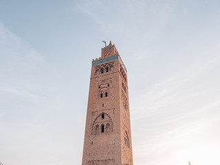 Obraz premium a beautiful mosque in marrakech, morocco