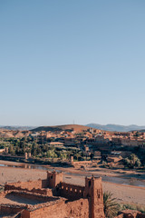 Obraz premium A panorama view of the iconic Aït-Ben-Haddou and the neighbouring villages.