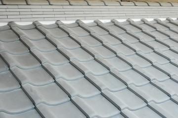 屋根の瓦　(roofing tiles)