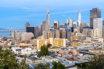 Fototapeta na wymiar San Francisco downtown skyline