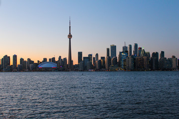 Fototapeta na wymiar Toronto Skyline at Sunset