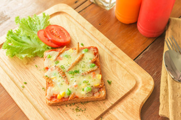 Insect food - Woodworm, Edible insects with baked bread