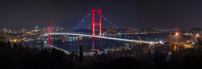 Bosporus-Panorama. Bosporus-Brücke in Istanbul Türkei © mehmet