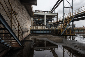 Fototapeta premium Industrial buildings in an abandoned factory