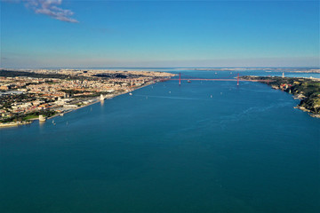 Naklejka na ściany i meble Küste von Trafaria und Lissabon Luftbilder - DJI Mavic 2 Drohne