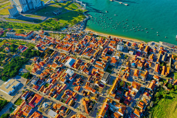Fototapeta na wymiar Küste von Trafaria und Lissabon Luftbilder - DJI Mavic 2 Drohne