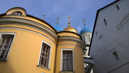 Fototapeta na wymiar Old ortodox monasteries in Moscow Russia