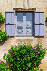 Fototapeta na wymiar Hausfassade in Burgund