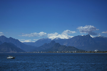 sea and mountains